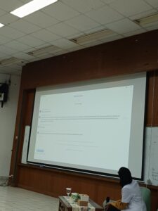 Peserta yang Bertanya Melalui Zoom via Daring